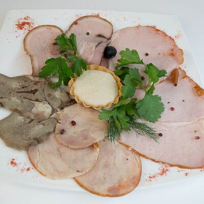 Мясное ассорти в Кабанчик по цене 700 ₽