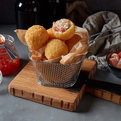 Сырные шарики с беконом в Изи Паб по цене 495 ₽