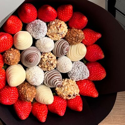 Клубника в шоколаде Букет Мв Клубника в шоколаде Simple Berry по цене 8907 ₽
