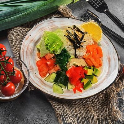 Поке с лососем в Maki Family по цене 259