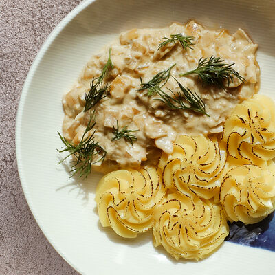 Fishstroganov из трубача с запечённым пюре в Anchovy’s Club по цене 1150 ₽