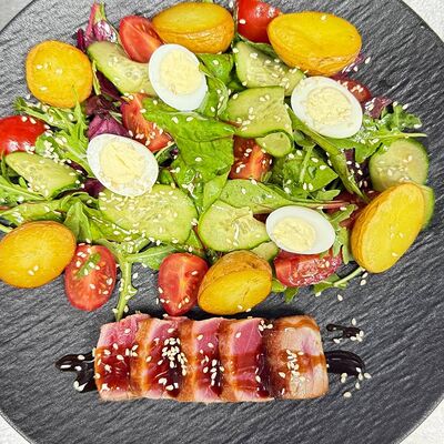 Нисуаз с тунцом в Западный сад ! по цене 800 ₽