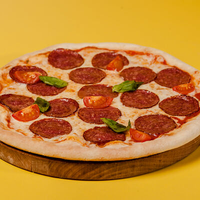 Пицца Салями в ГУГОЛ_BOOM по цене 580 ₽