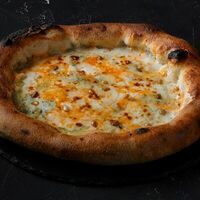 Пицца Сырная в LOMONOSOV PIZZA