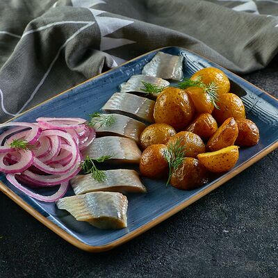 Скумбрия с бейби-картофелем в Баклажан в ТЦ 