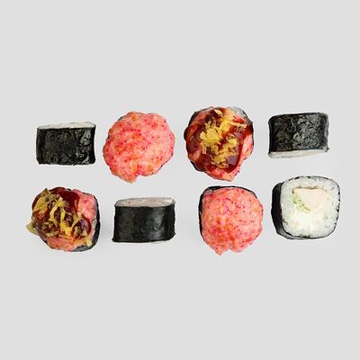 Запеченный ролл с курицей в Mad по цене 390 ₽