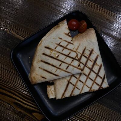 Кесадилья по-мексикански в RAKETA по цене 440 ₽