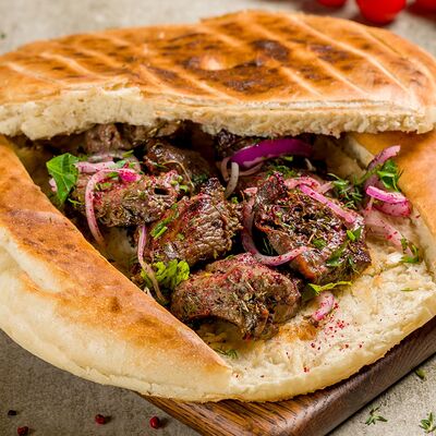 Шашлыки в хлебе из телятины в Halal Grill по цене 2840 ₽