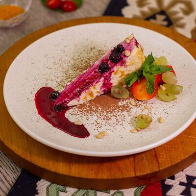 Чизкейк со смородиной в Хан Булак по цене 420 ₽