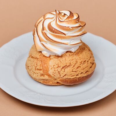 Заварное пирожное Шу с лимонным кремом в Kalabasa по цене 563 ₽