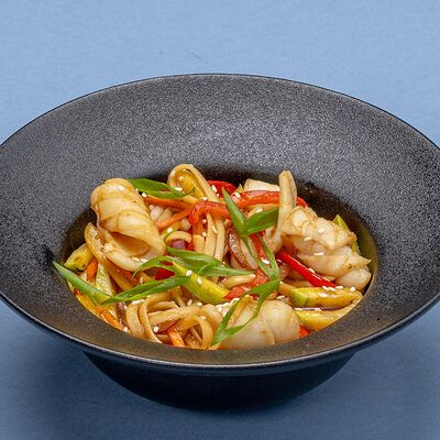 Удон с кальмаром в Фабрика по цене 470 ₽