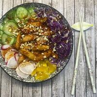 Chicken боул в Sushi Favorite
