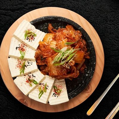 Тубу Кимчи с говядиной в Инсам по цене 2100 ₽