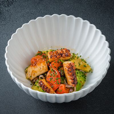 Салат из осьминога в Florentini City Café по цене 1970 ₽