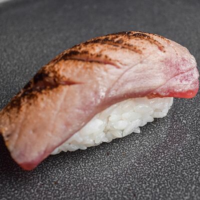 Суши Опаленный тунец в Суши Кото по цене 149 ₽