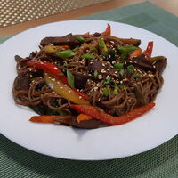 Лапша Wok с говядиной (острый) в Amta