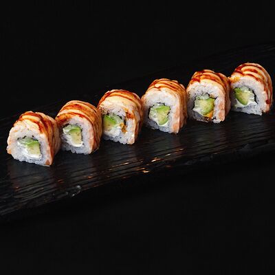 Ролл Опаленный лосось со спайси соусом в Кабуки по цене 690