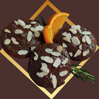 Чуррос Cinnabon в молочном шоколадной глазури с лепестками миндаляв Churreria Comida Mexicana по цене 18 р.