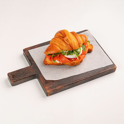 Круассан со Страчателлой и форелью в Сыроварня по цене 85000 сум