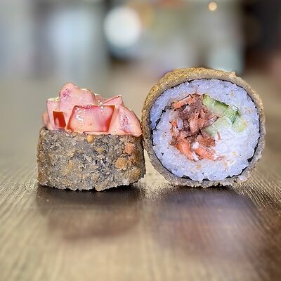 Темпурный С Лососем Под Шапкой в Burger&Sushi по цене 539 ₽