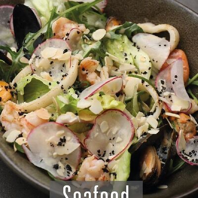Салат Морепродукты в Рестобар Гриль 39 по цене 680 ₽
