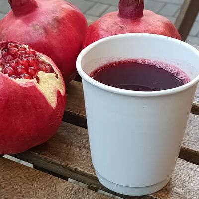 Гранатовый сок свежевыжатыйв Дом 34 по цене 670 ₽