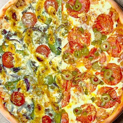 КнязьБургер и Cosa Monstra в ПиЦЦунда Море начинки по цене 1360 ₽