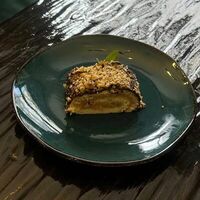 Рулет с вареным сгущенным молоком, шоколадом и орехами в Длинный нос