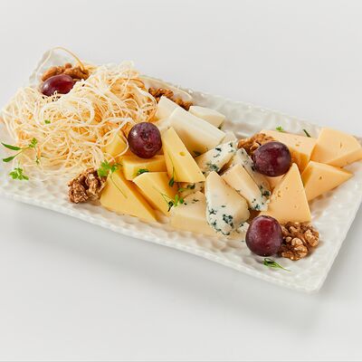 Сырное ассорти в Room-cafe по цене 810 ₽
