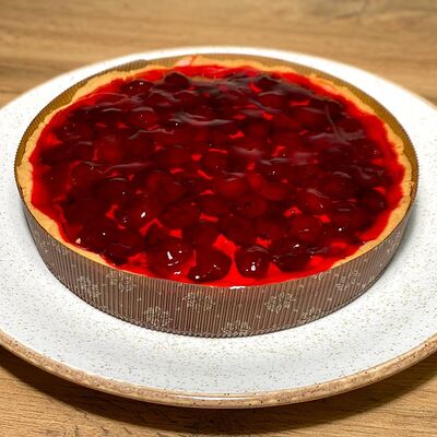 Пирог с вишней в Кондитерская Карамель по цене 670 ₽