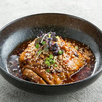 Цыпленок Коушуй с арахисом в остром соусе в See China по цене 480 ₽