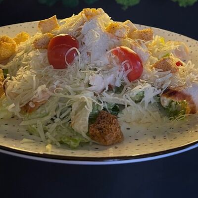 Цезарь с курицей в Chill по цене 335 ₽