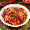 Тёплый салат с фунчозой и говядиной в Жан Плов Лагман по цене 4150