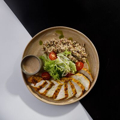 Стейк из индейки с кокосовым киноа в Душа по цене 1320 ₽