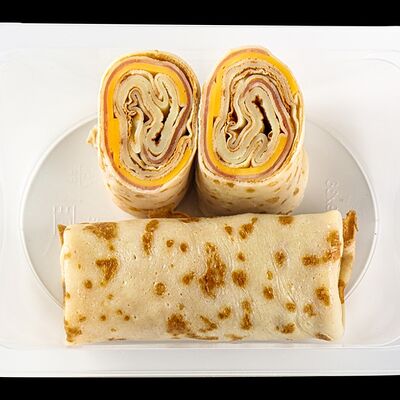 Блинчики с ветчиной и сыром в One and Double по цене 320 ₽