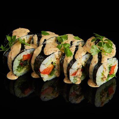 Ролл с овощами и кунжутным соусом в Рамен с уткой по цене 400 ₽