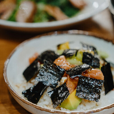 Поке с лососем в Разжигатели по цене 790 ₽