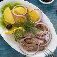 Сельдь с луком и картофелем в Алтаргана