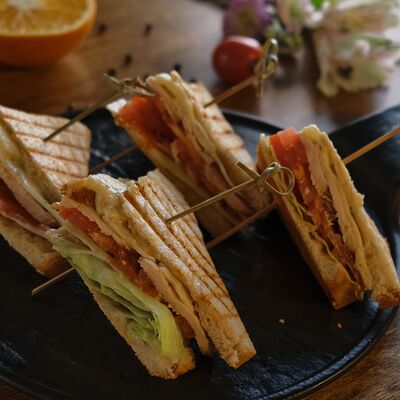 Сэндвич Цезарь в Cook cafeshop по цене 530 ₽