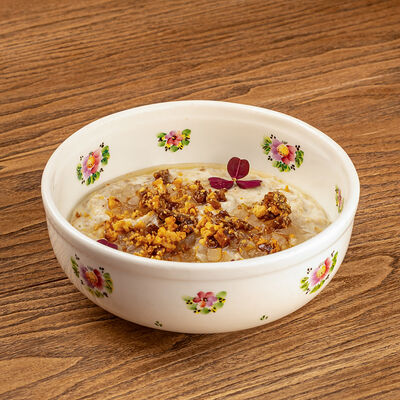 Овсяная каша с меренгой и грушевым повидлом в Казак по цене 450 ₽