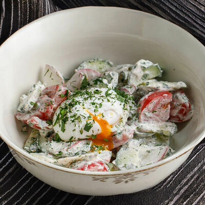 Салат из овощей с яйцом пашот в Ginza по цене 1090 ₽