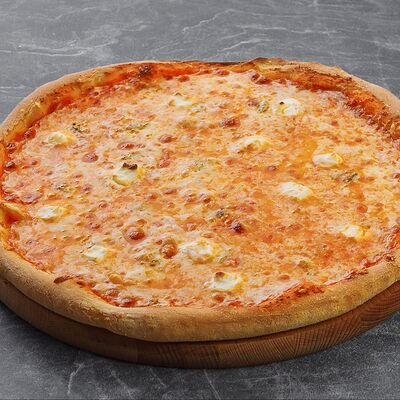 Пицца Четыре сыра в Rolls Bar по цене 747 ₽