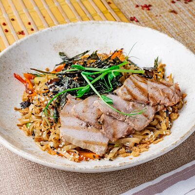 Лапша удон со свининой в Бурито по цене 590 ₽