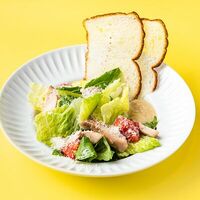 Салат Цезарь с курицей в Лу