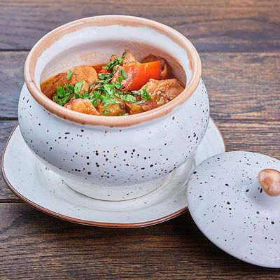 Индейка, томленая с овощами в Корчма по цене 690 ₽