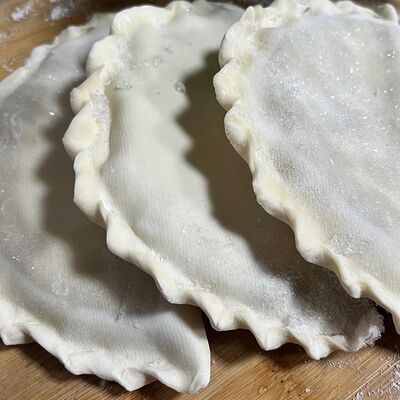 Чебуреки с мясомв Чудочуду по цене 150 ₽