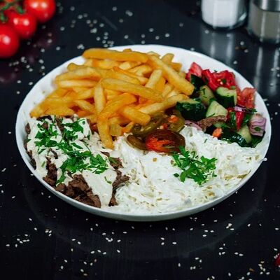 Шаурма на тарелке в FoodBox по цене 600 ₽