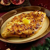 Хачапури по-аджарски в Тбилисо