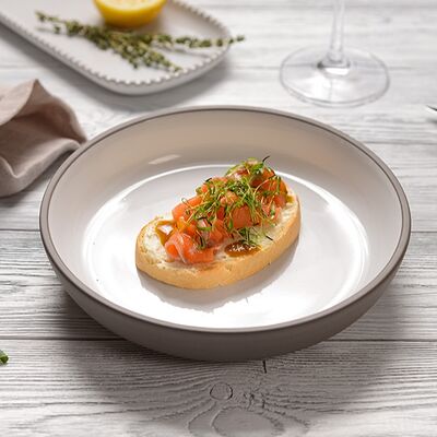 Бутерброд с лососем и соусом из морошки в Станция сады по цене 399 ₽