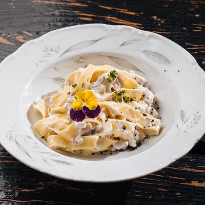 Паста с курицей в Just Bar & Kitchen по цене 350 ₽